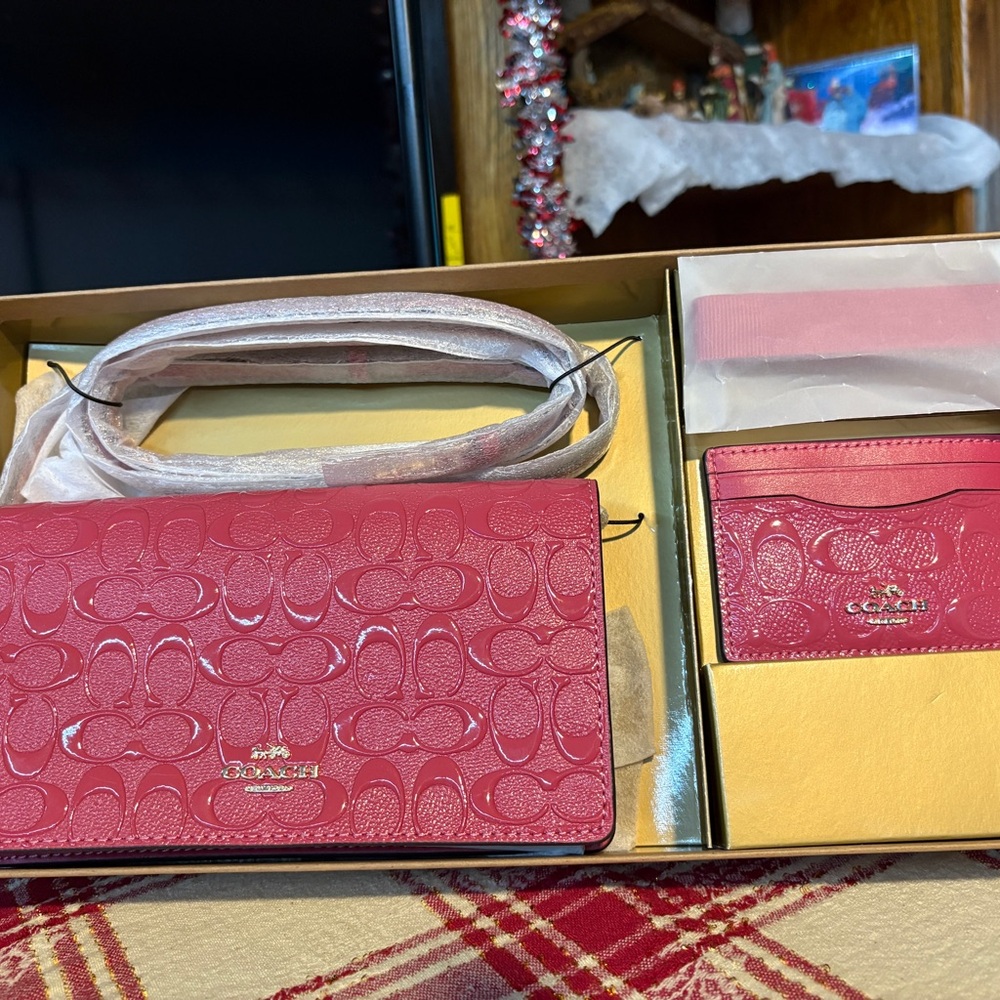 Coach Fuchsia Embossed Wallet w/ Cross body Strap and Cardholder Set COA - Picture 9 of 16